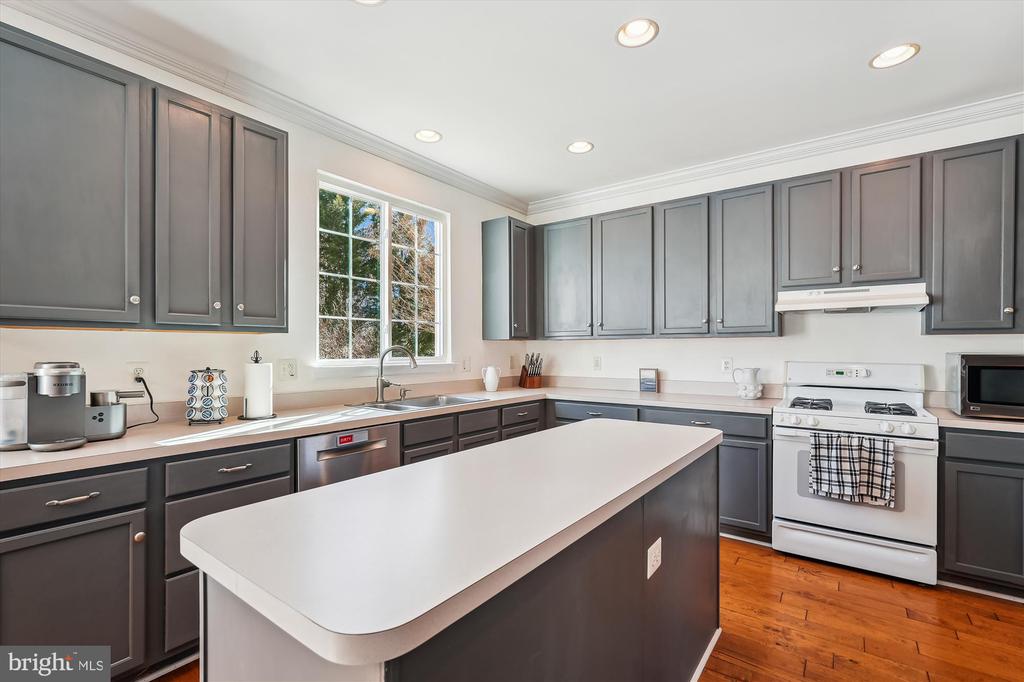 18260 Oak Lake Ct