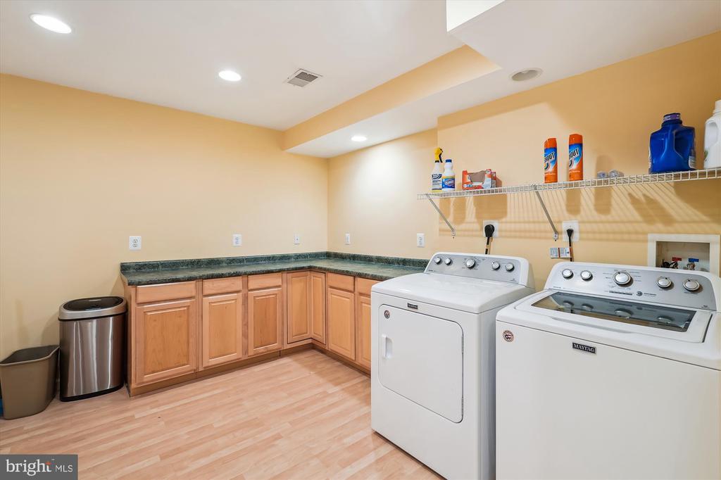 18260 Oak Lake Ct