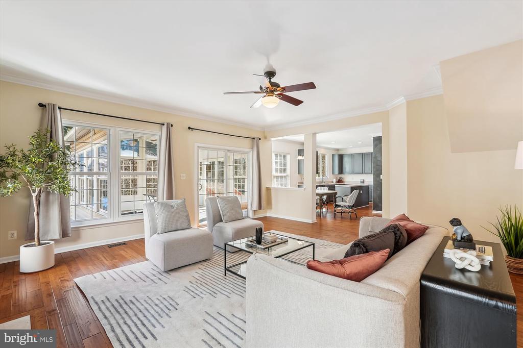 18260 Oak Lake Ct
