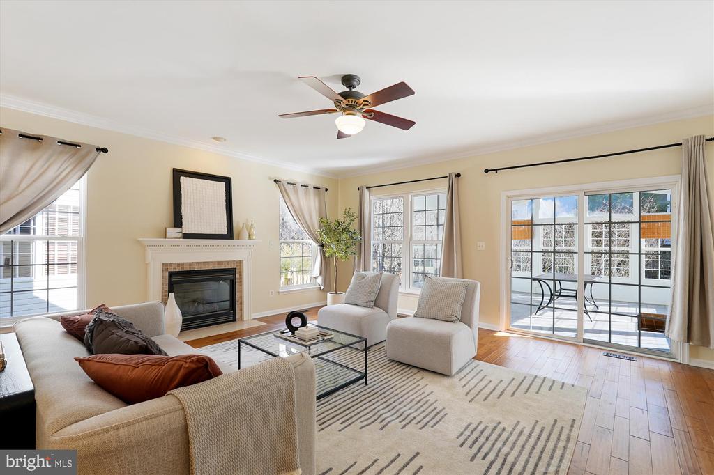 18260 Oak Lake Ct