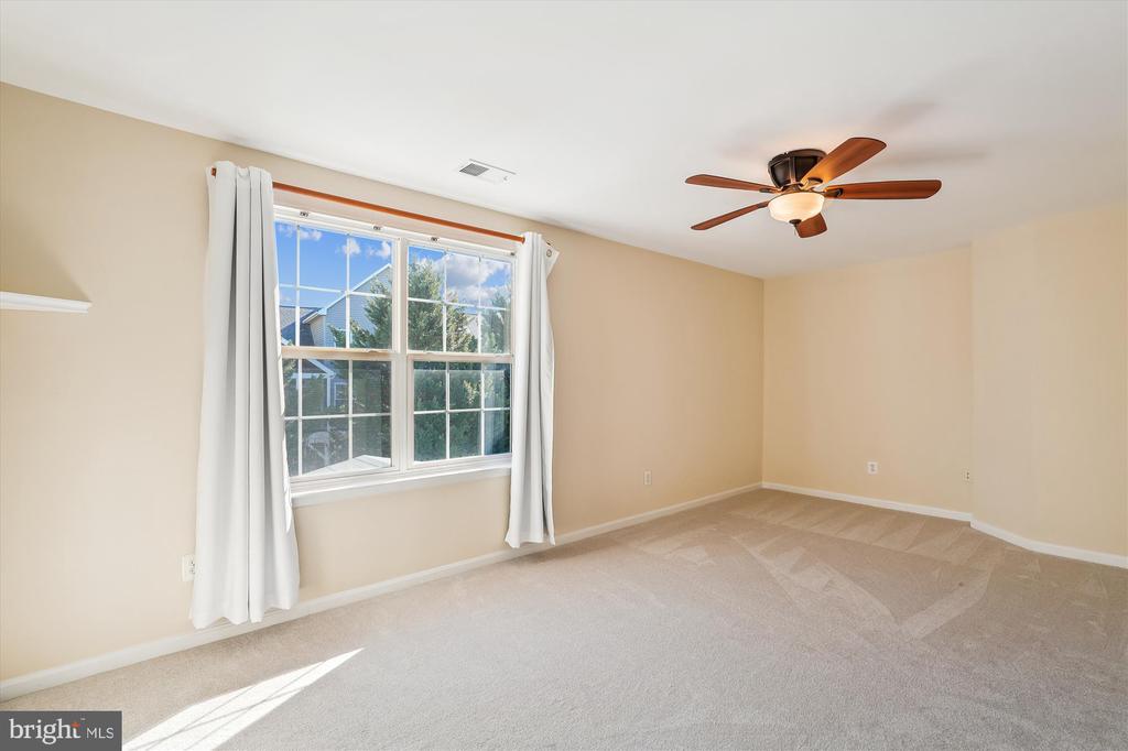 18260 Oak Lake Ct