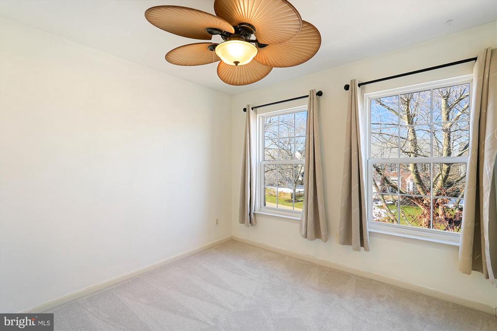 18260 Oak Lake Ct