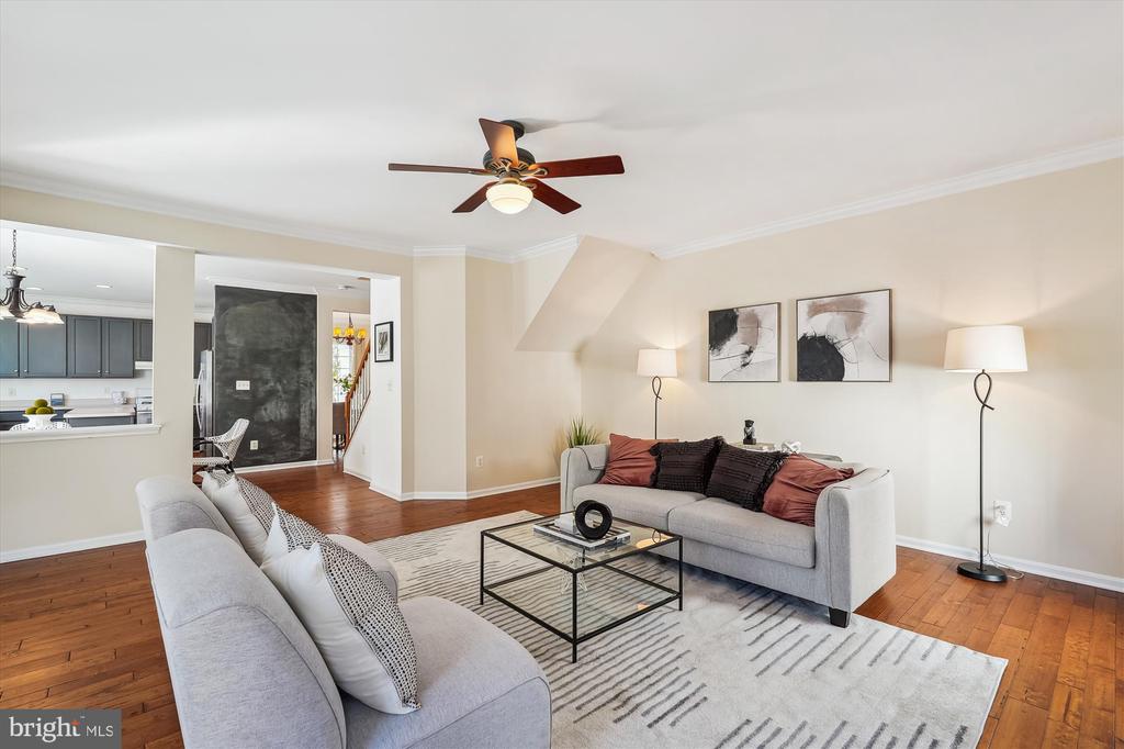 18260 Oak Lake Ct