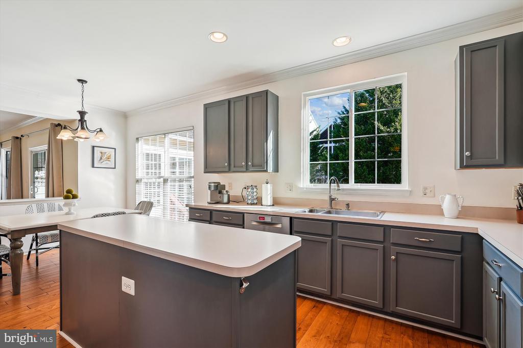 18260 Oak Lake Ct