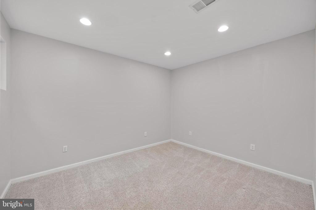 20712 PARKSIDE CIRCLE