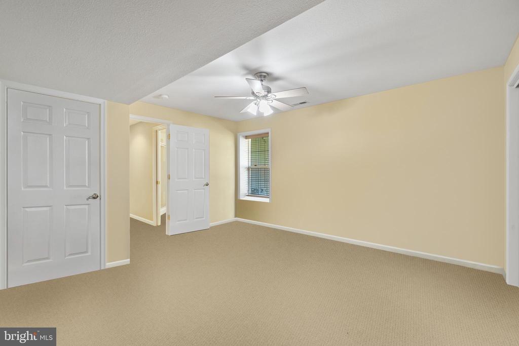 2884 Nicely Ct