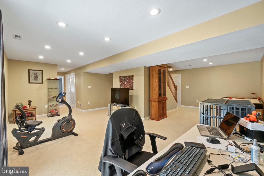 2884 Nicely Ct