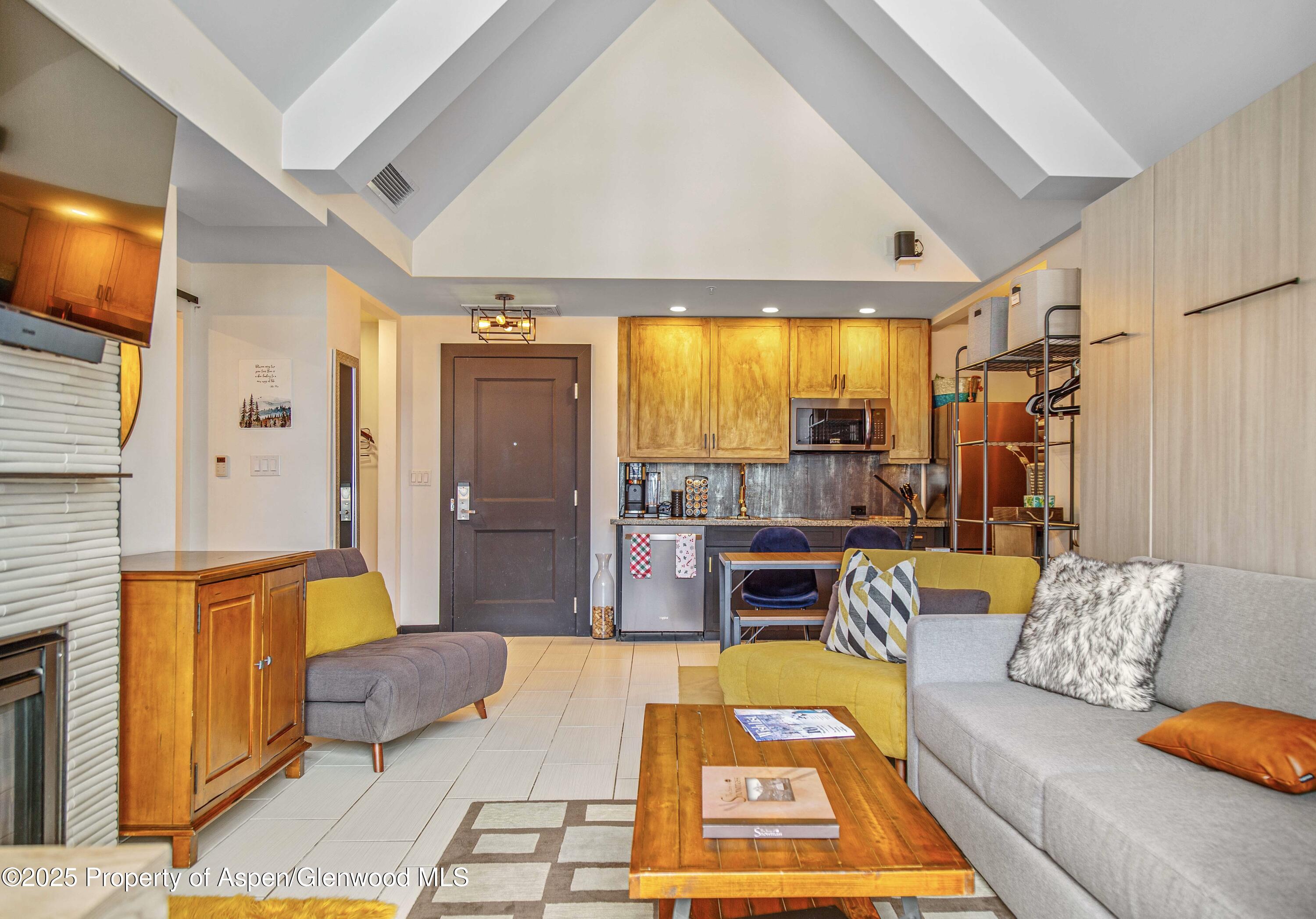 90 Carriage Way, 3515