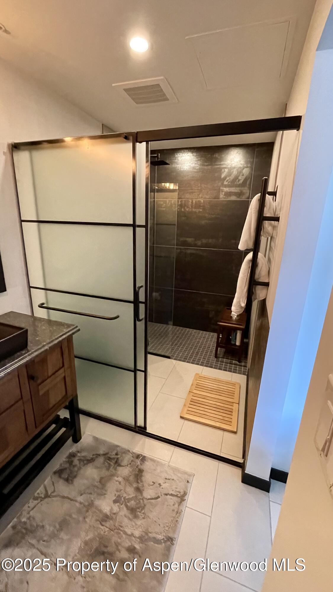 90 Carriage Way, 3515