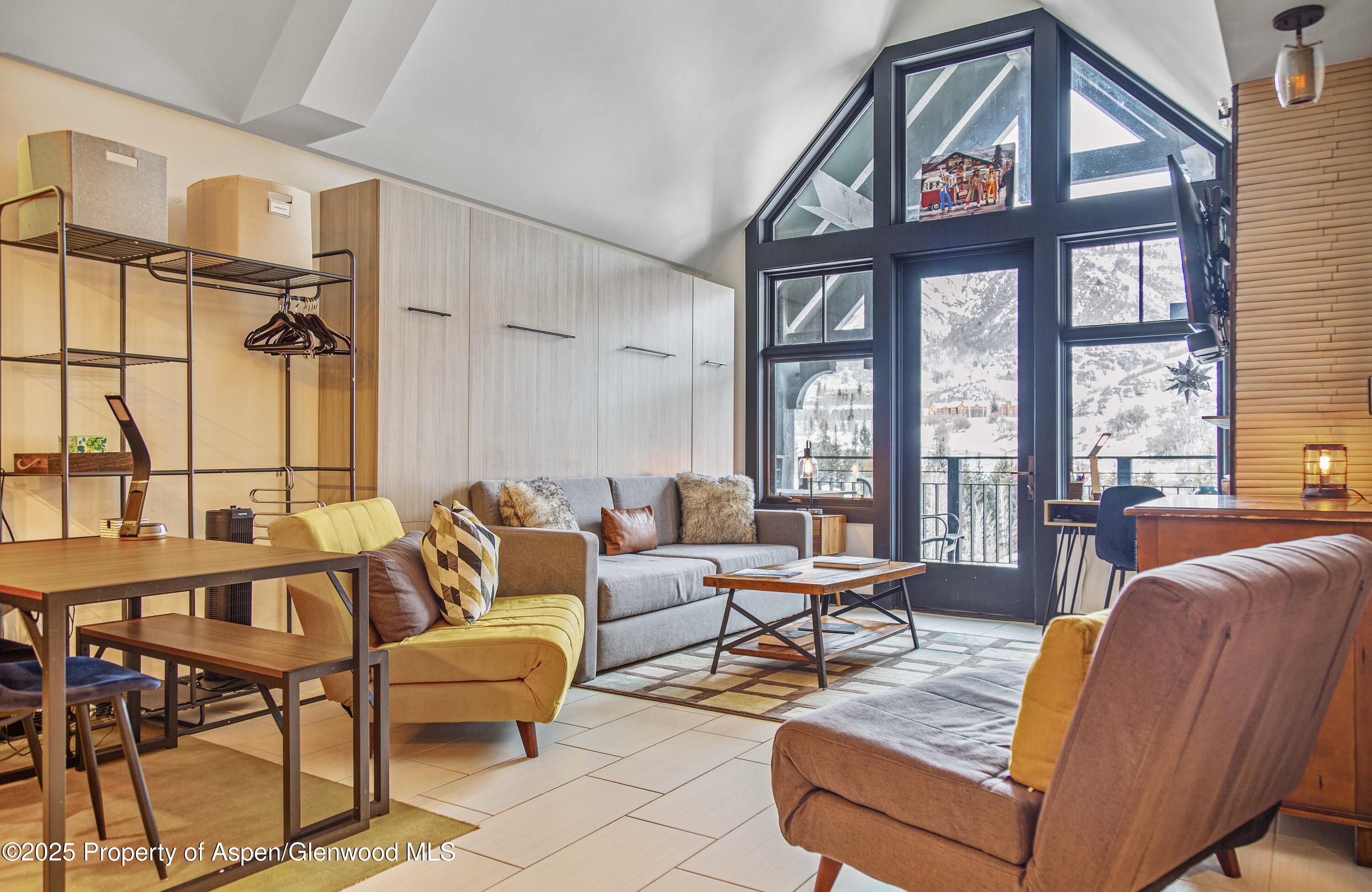 90 Carriage Way, 3515