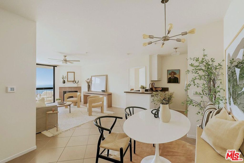 7320 Hawthorn Avenue 408