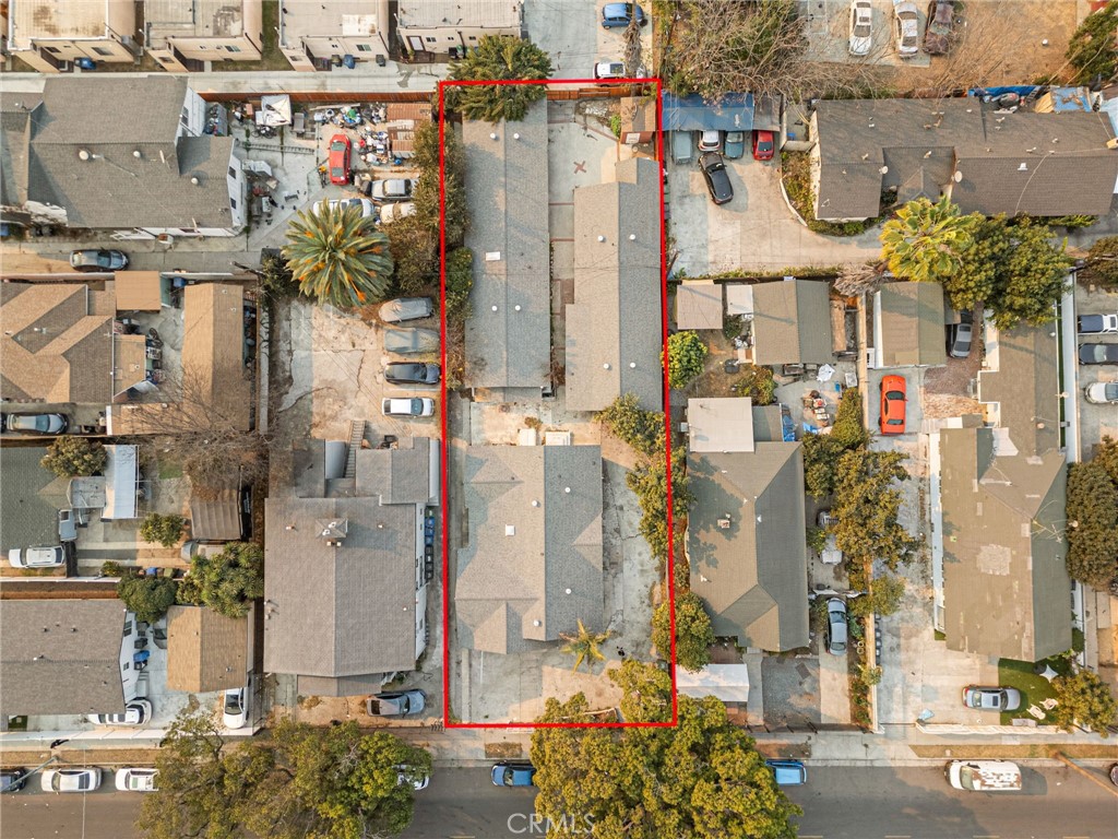 3913 S Budlong Avenue