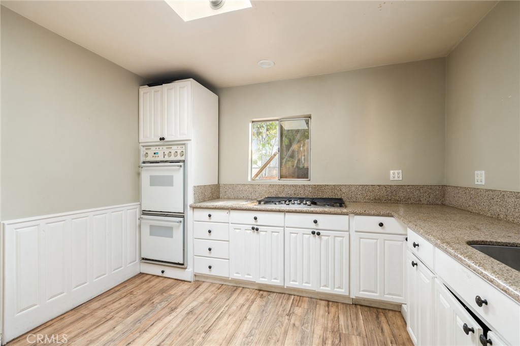 3913 S Budlong Avenue