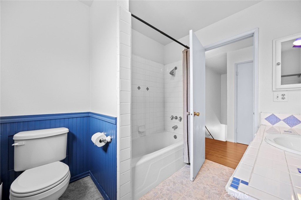 11138 Aqua Vista Street 22