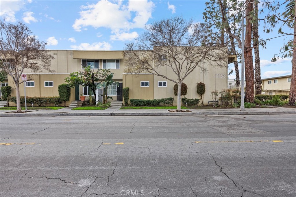 11138 Aqua Vista Street 22