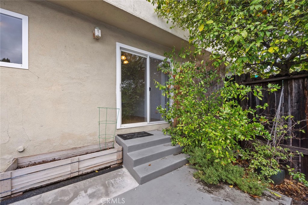 11138 Aqua Vista Street 22