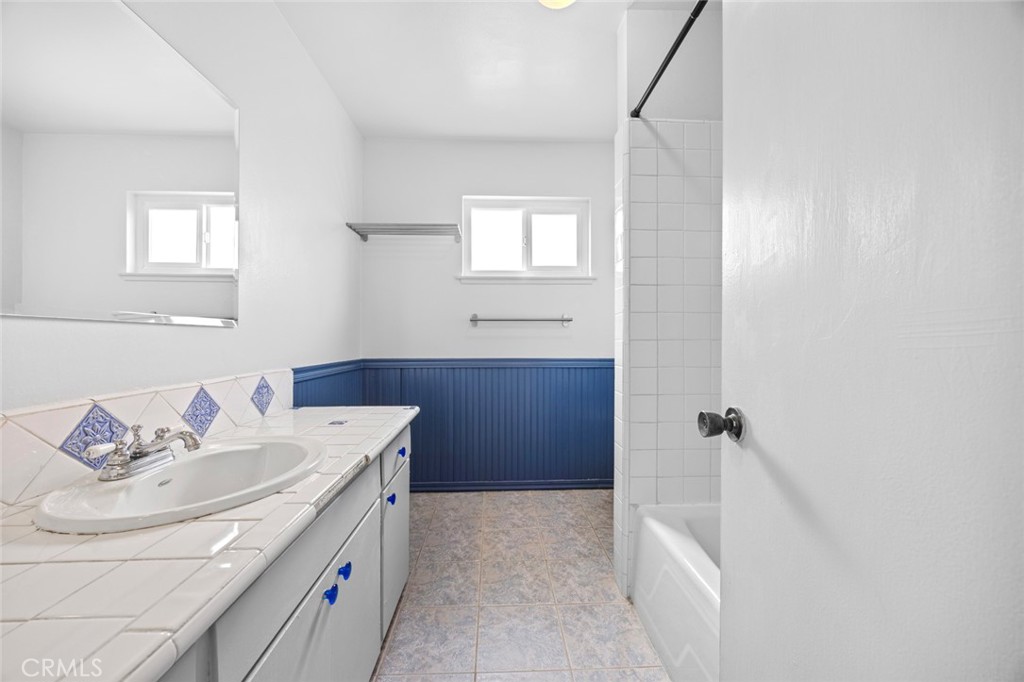 11138 Aqua Vista Street 22