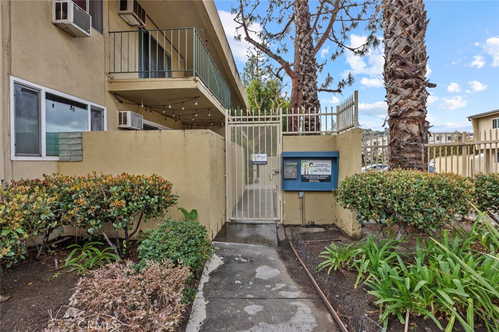 11138 Aqua Vista Street 22