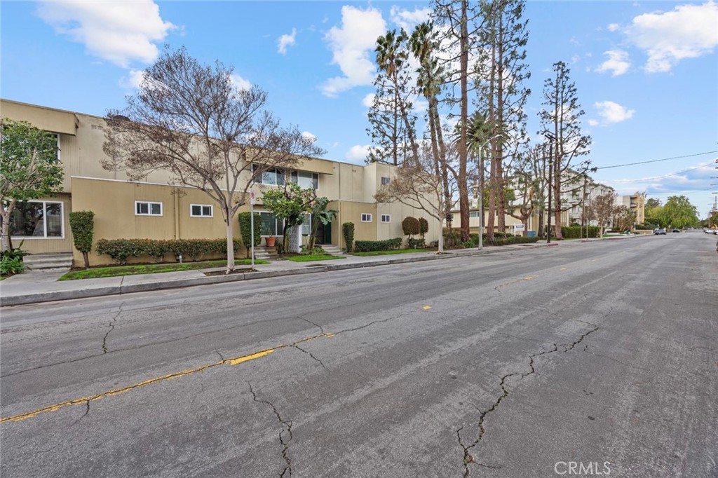 11138 Aqua Vista Street 22