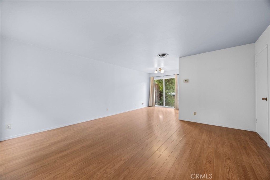 11138 Aqua Vista Street 22