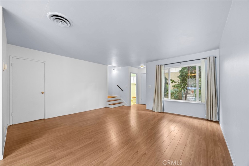 11138 Aqua Vista Street 22