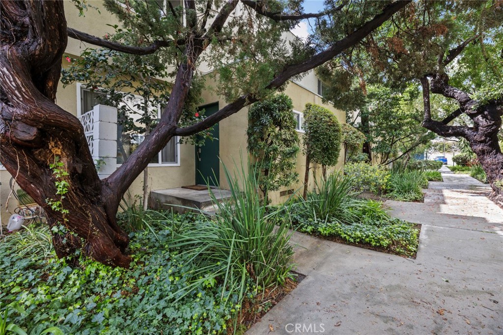 11138 Aqua Vista Street 22