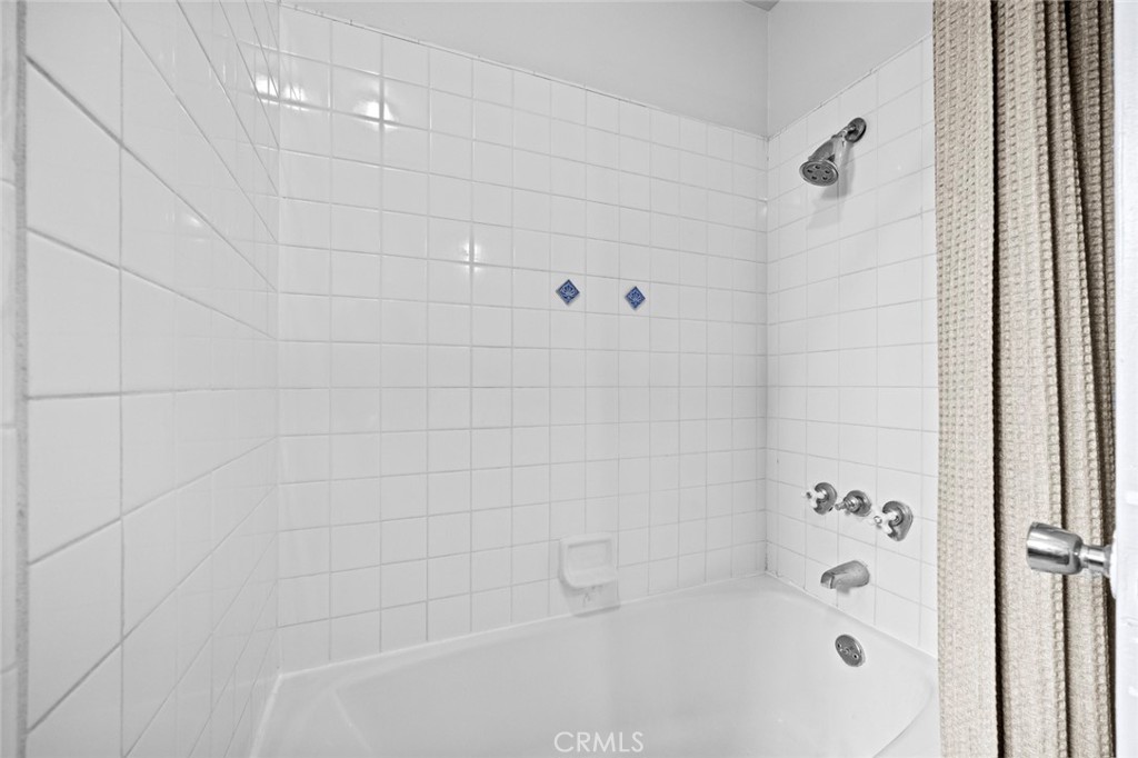 11138 Aqua Vista Street 22