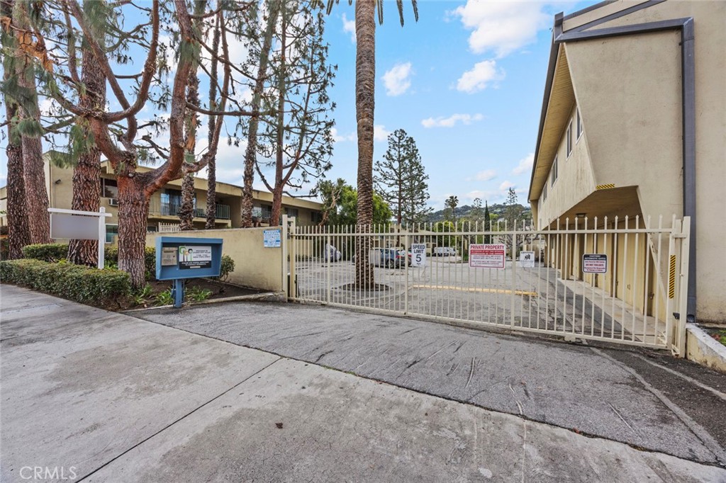 11138 Aqua Vista Street 22