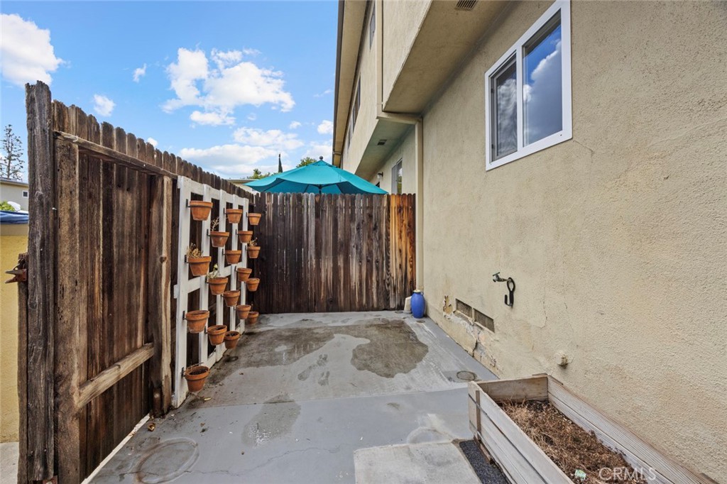 11138 Aqua Vista Street 22