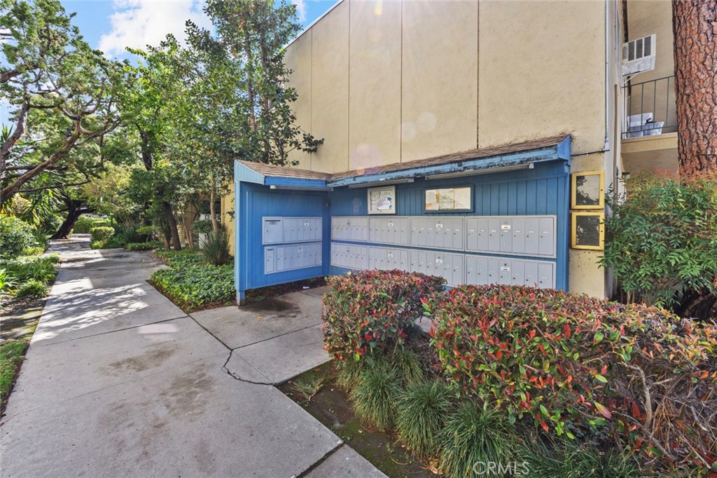 11138 Aqua Vista Street 22