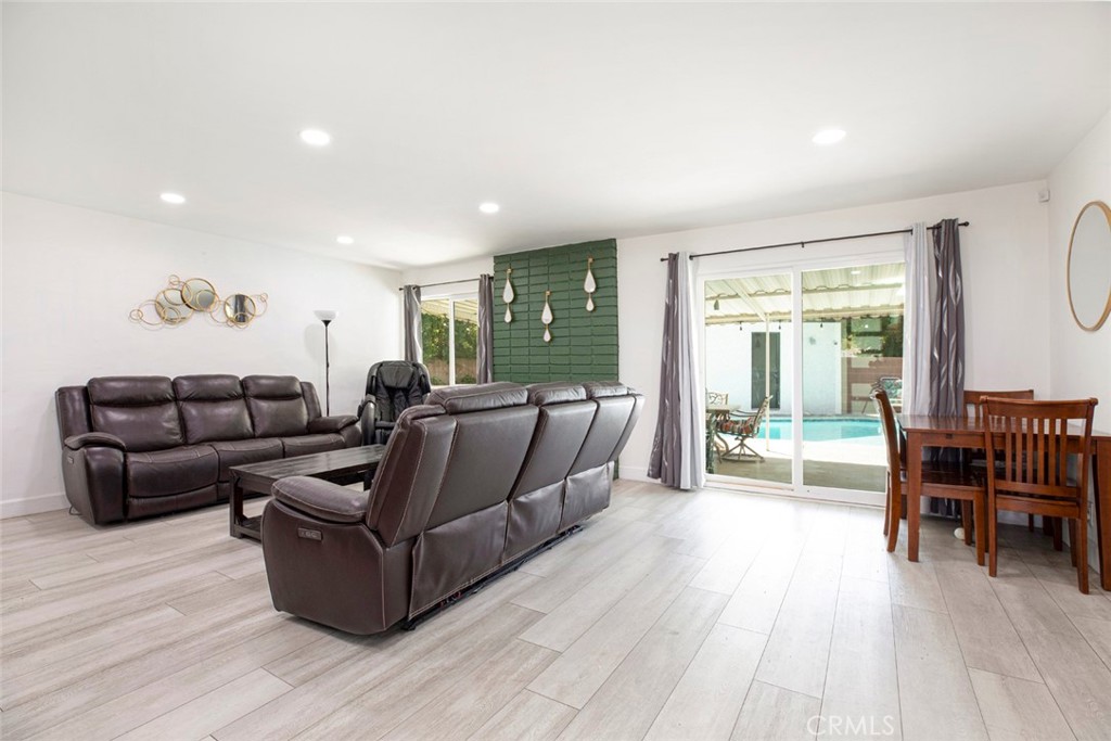 7363 Sale Avenue