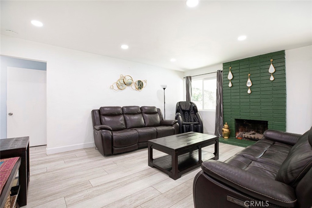 7363 Sale Avenue