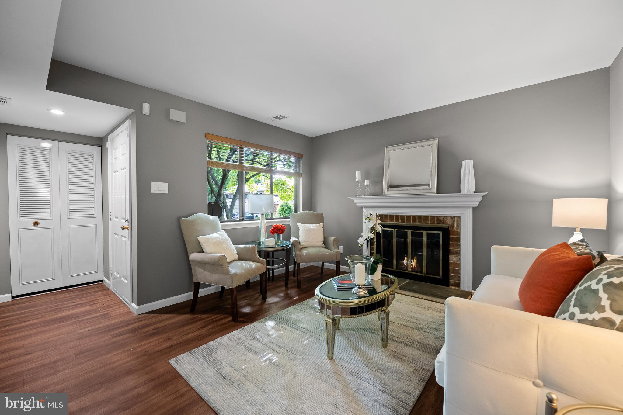 101 Curtis Ct
