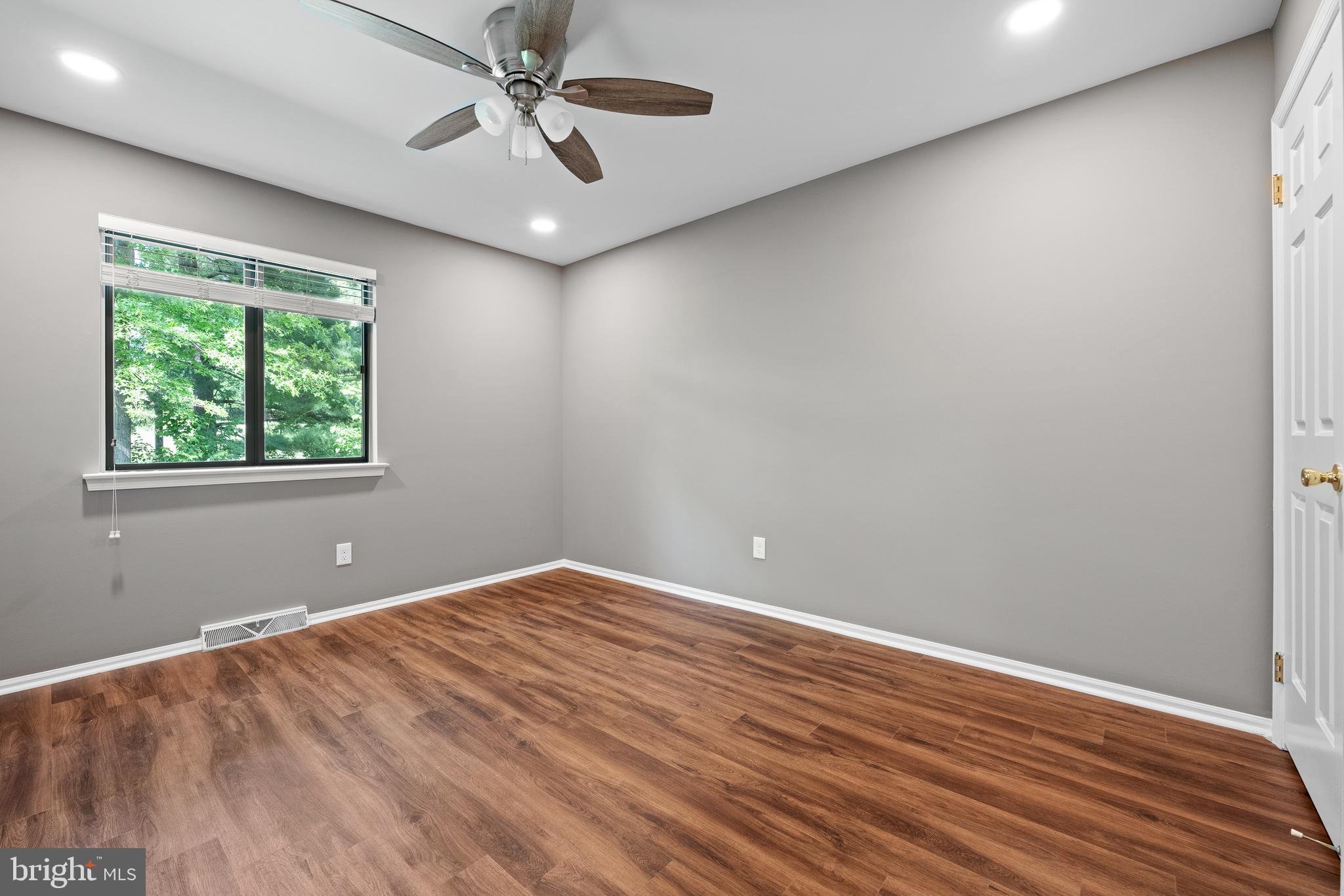 101 Curtis Ct