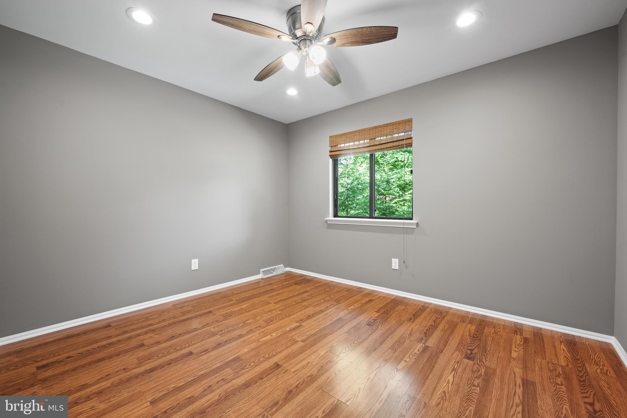 101 Curtis Ct