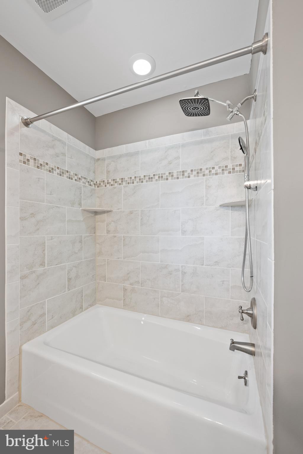 101 Curtis Ct