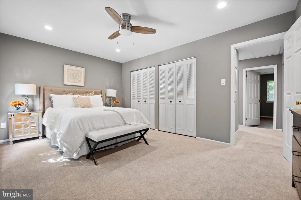 101 Curtis Ct