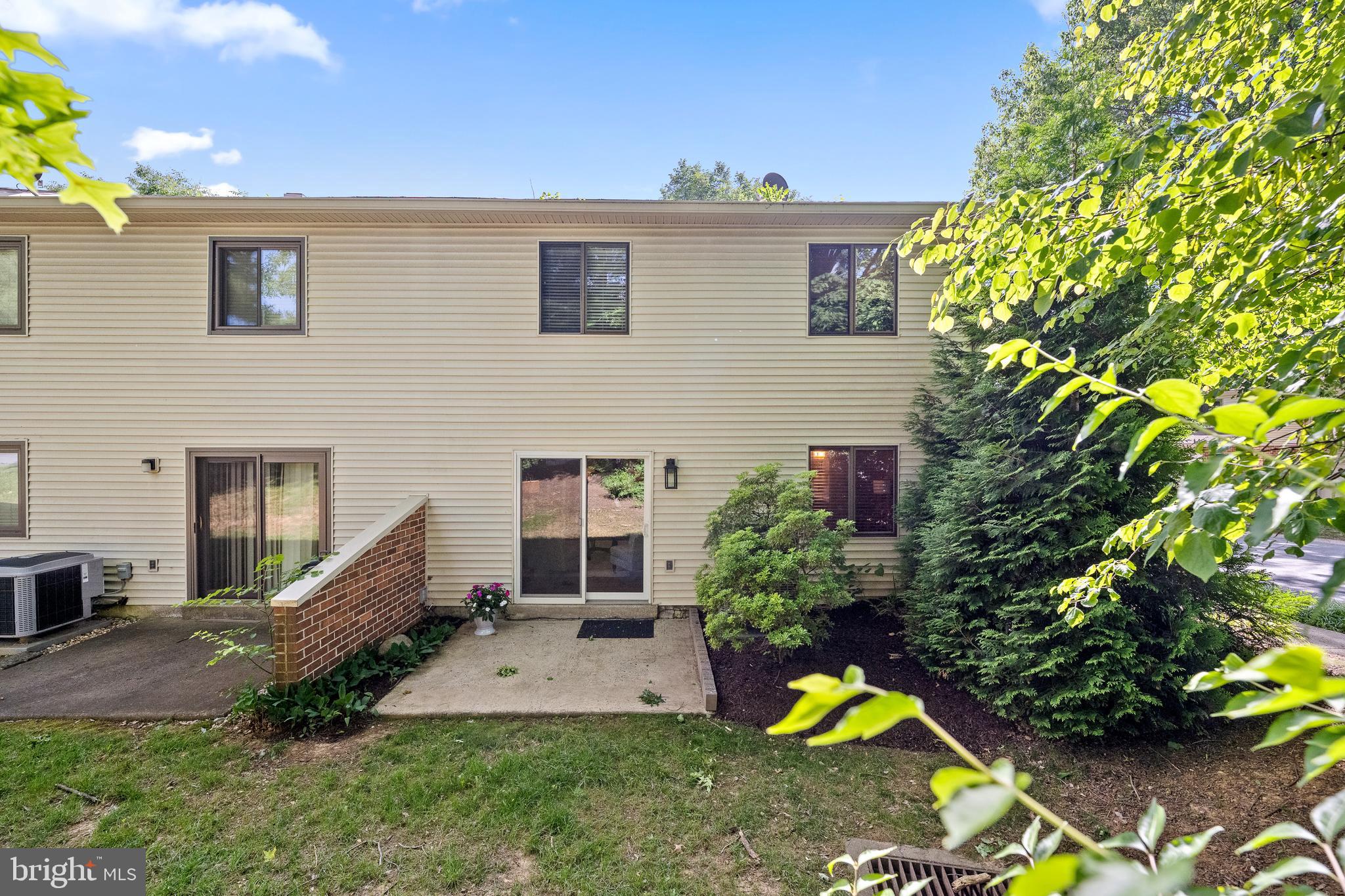 101 Curtis Ct