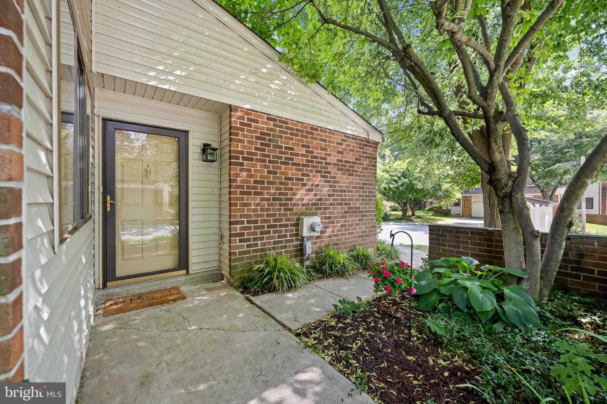 101 Curtis Ct
