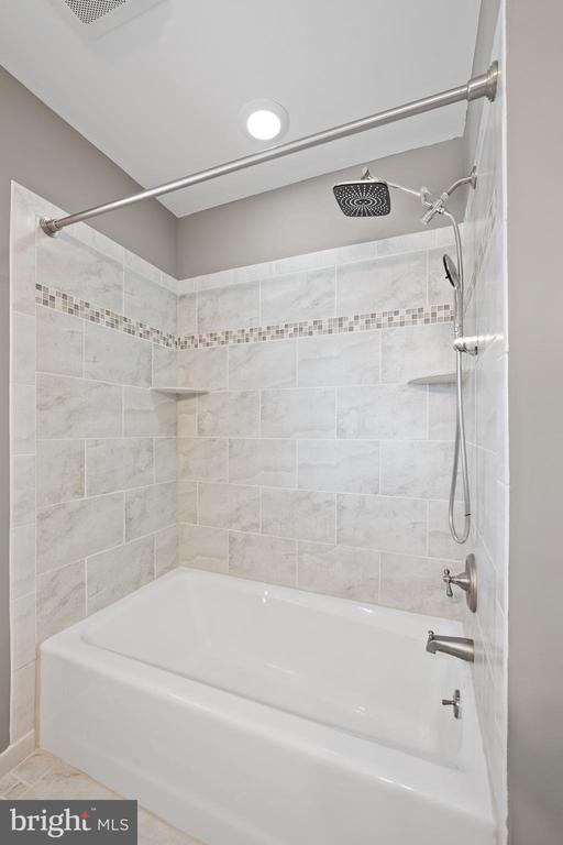 101 Curtis Ct