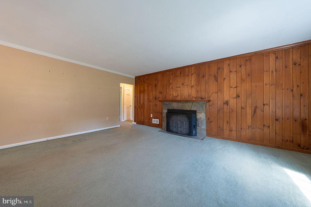 9 W Golf Club Ln
