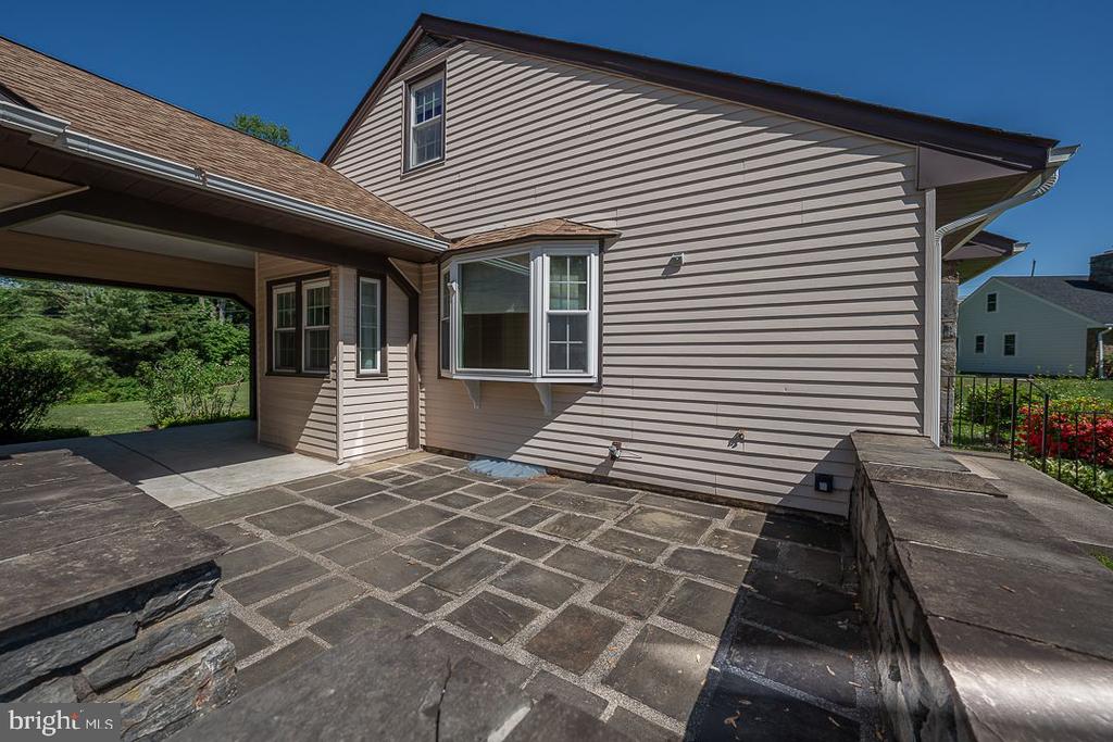 9 W Golf Club Ln