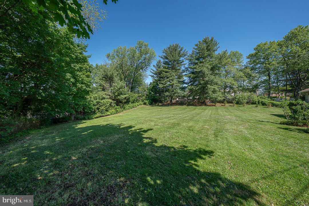 9 W Golf Club Ln