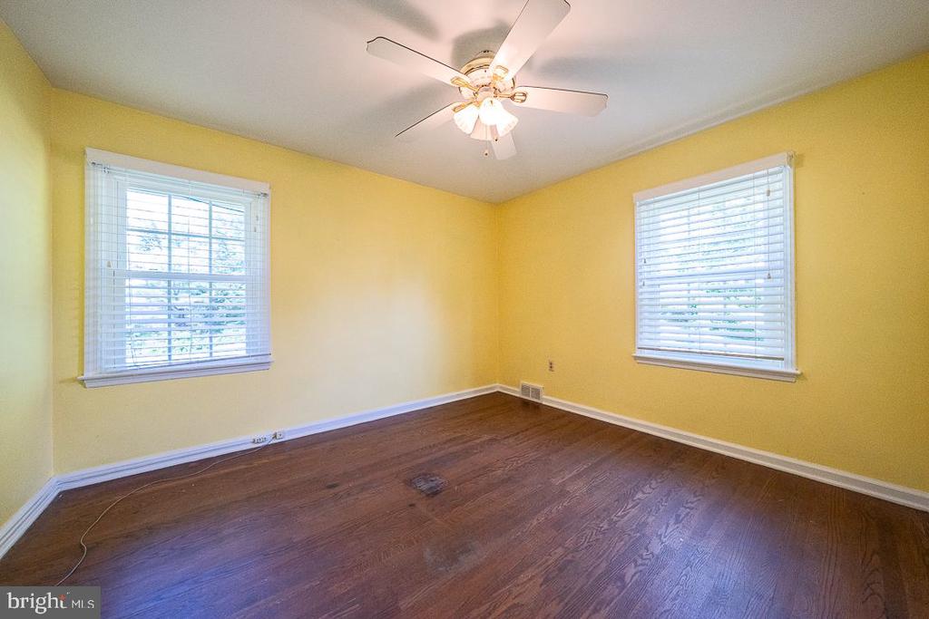 9 W Golf Club Ln