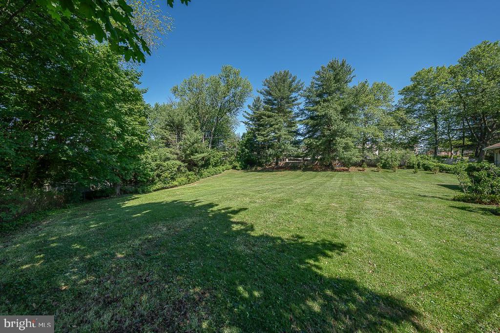 9 W Golf Club Ln