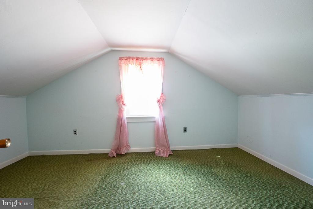 9 W Golf Club Ln