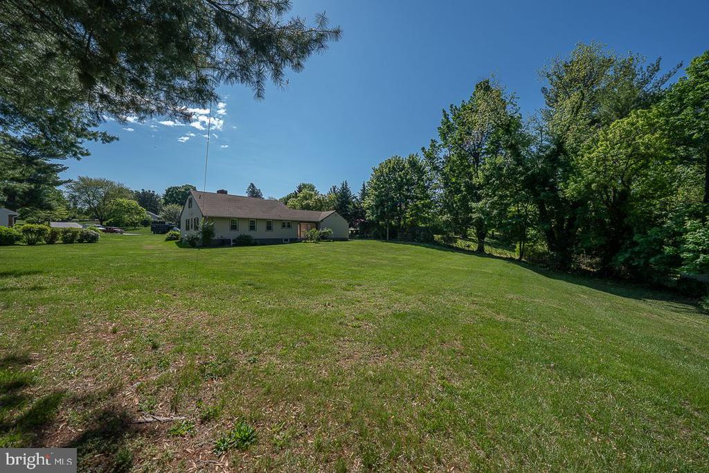 9 W Golf Club Ln