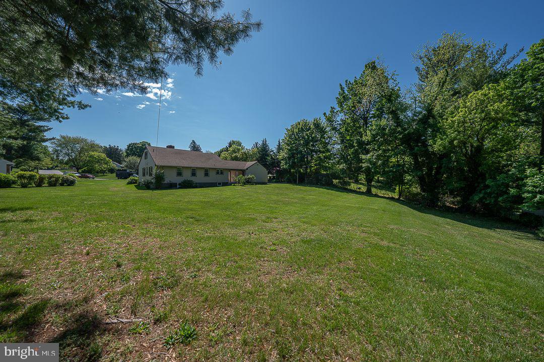 9 W Golf Club Ln