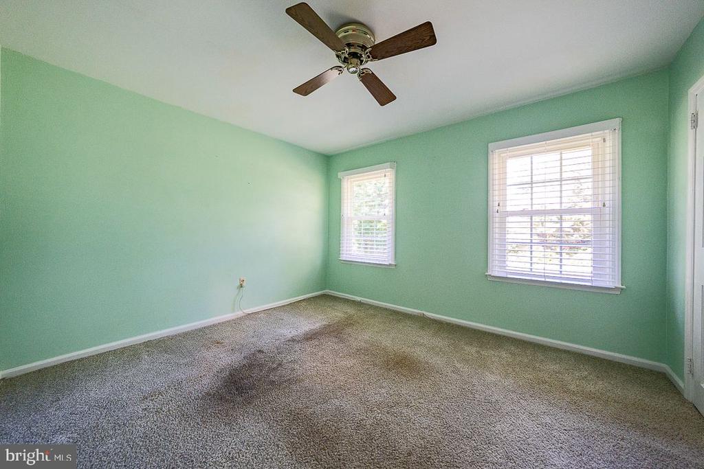 9 W Golf Club Ln