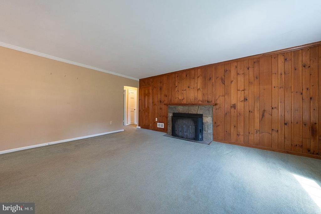 9 W Golf Club Ln